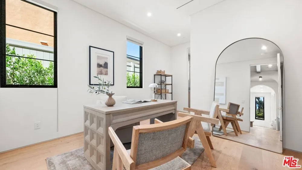 1926 Thayer Avenue Los Angeles, CA 90025