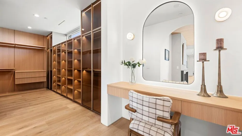 1926 Thayer Avenue Los Angeles, CA 90025