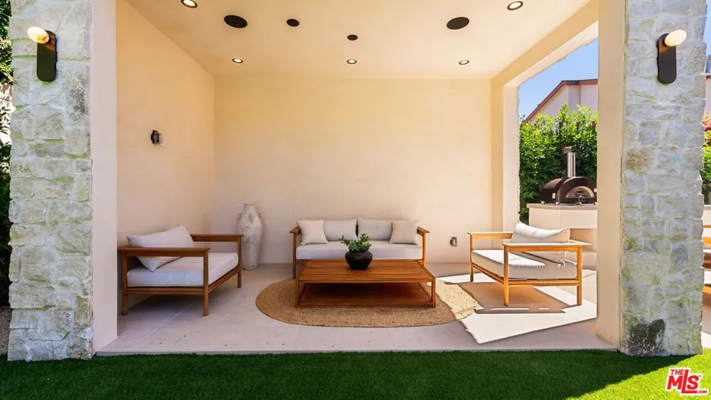 1926 Thayer Avenue Los Angeles, CA 90025