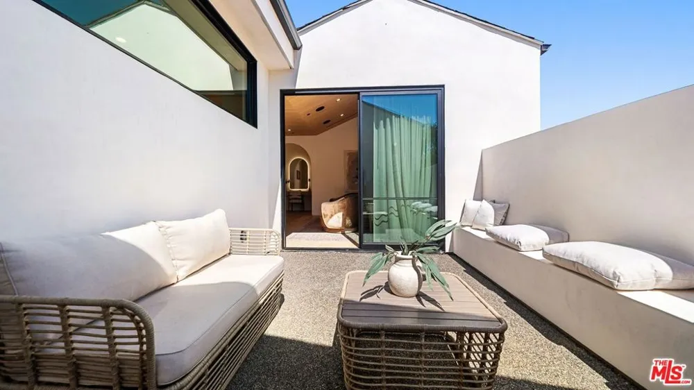1926 Thayer Avenue Los Angeles, CA 90025