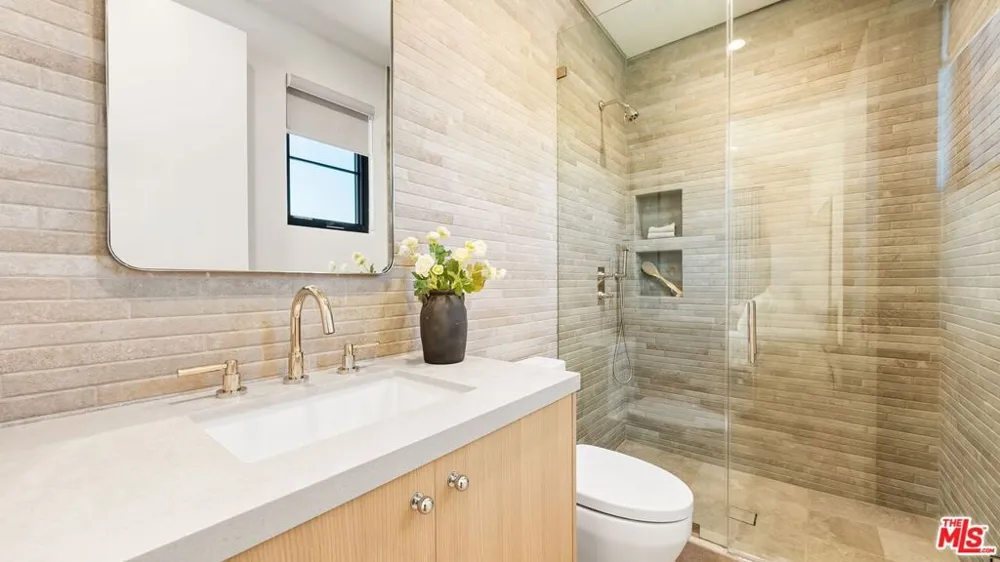 1926 Thayer Avenue Los Angeles, CA 90025