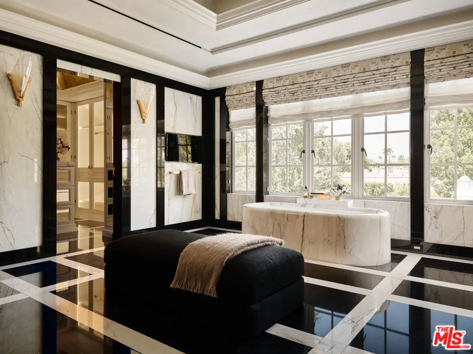 826 Greenway Drive Beverly Hills, CA 90210