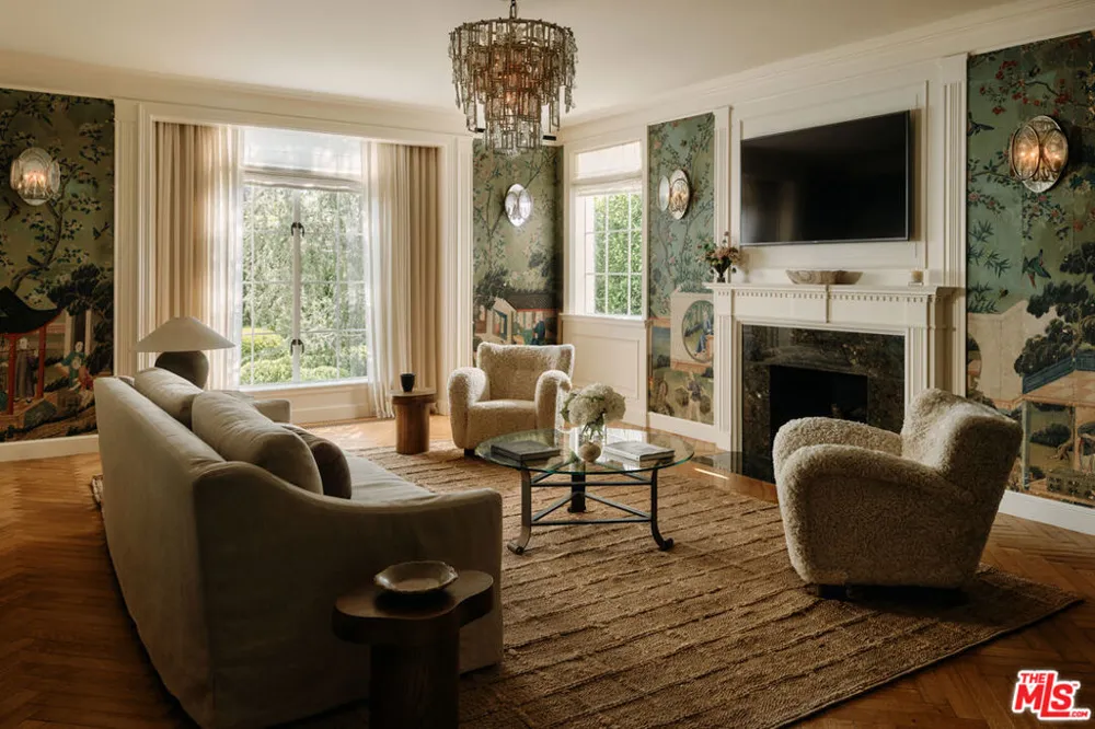 826 Greenway Drive Beverly Hills, CA 90210