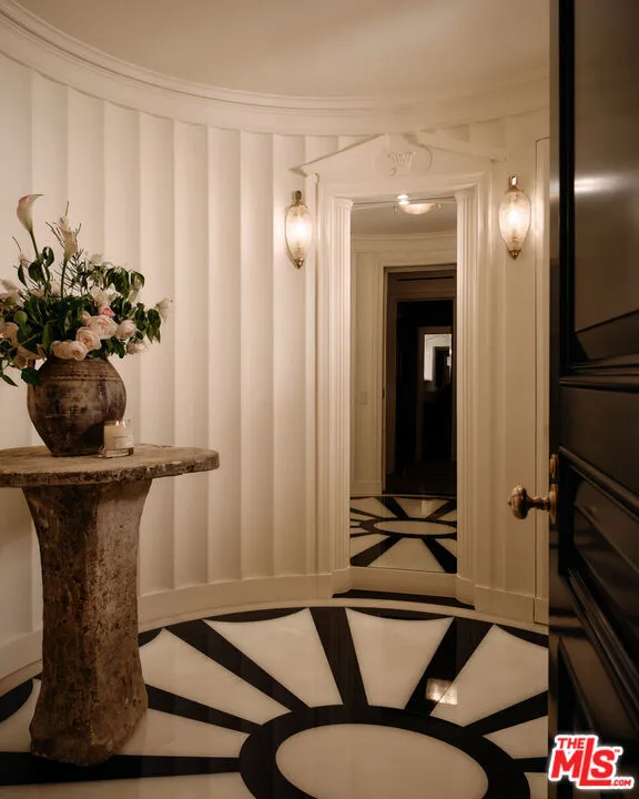 826 Greenway Drive Beverly Hills, CA 90210