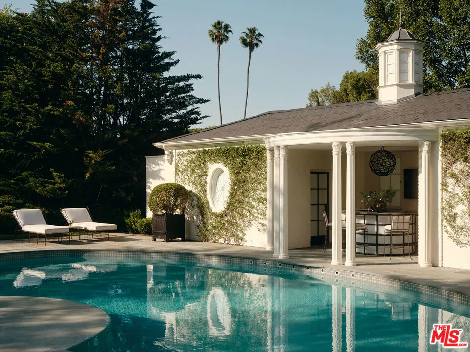 826 Greenway Drive Beverly Hills, CA 90210