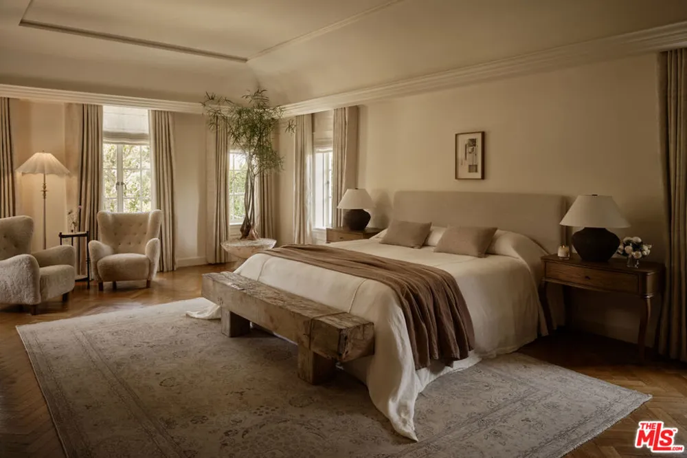 826 Greenway Drive Beverly Hills, CA 90210