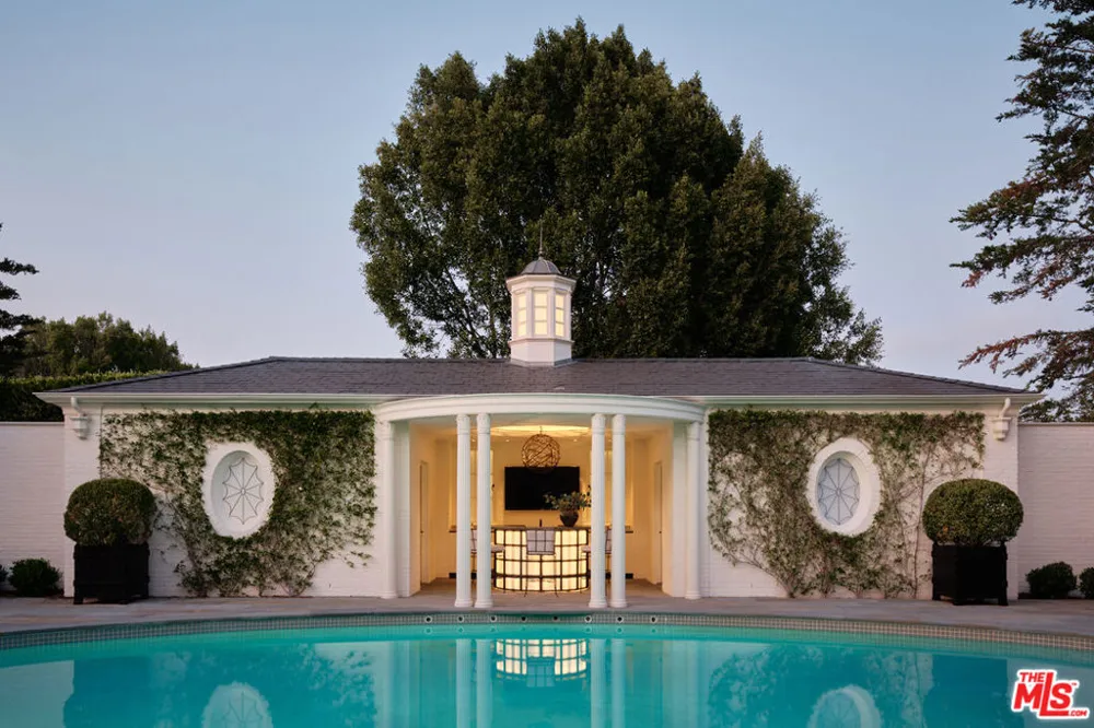 826 Greenway Drive Beverly Hills, CA 90210