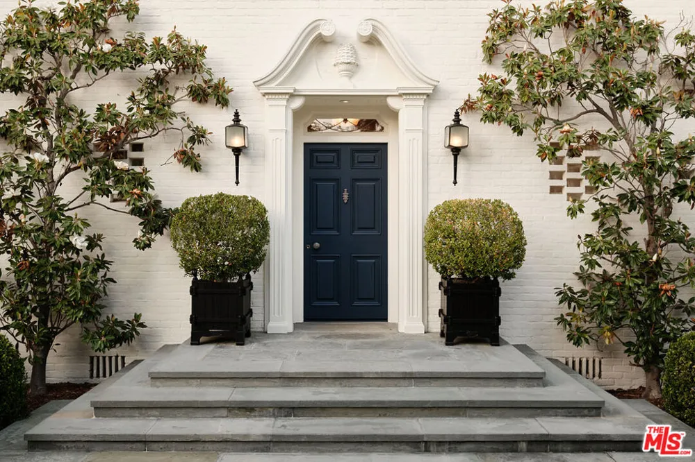826 Greenway Drive Beverly Hills, CA 90210