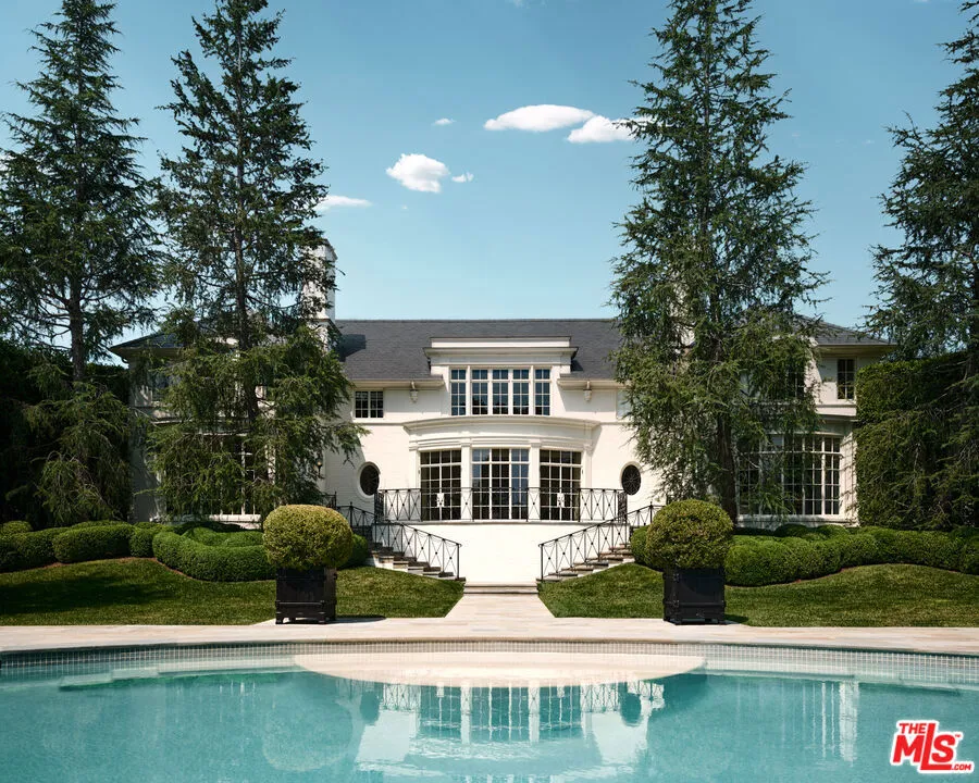 826 Greenway Drive Beverly Hills, CA 90210