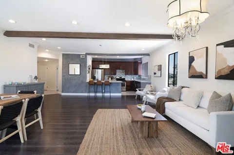 1101 Rexford Drive #302