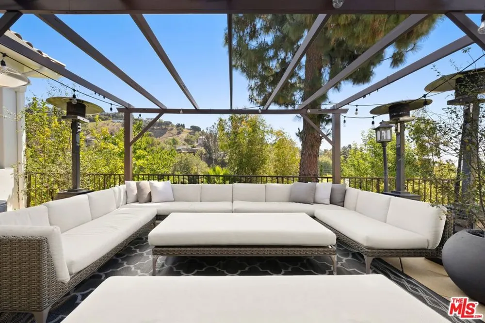 1214 Beverly View Drive Beverly Hills, CA 90210