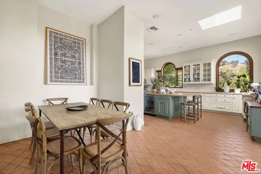 1214 Beverly View Drive Beverly Hills, CA 90210