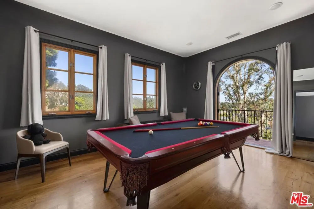 1214 Beverly View Drive Beverly Hills, CA 90210