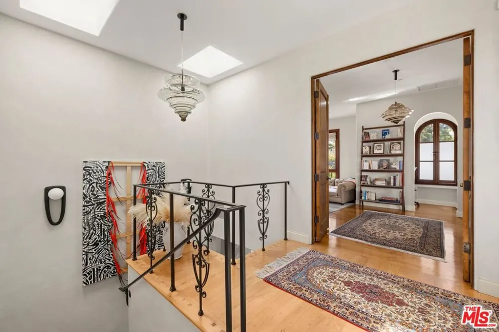 1214 Beverly View Drive Beverly Hills, CA 90210