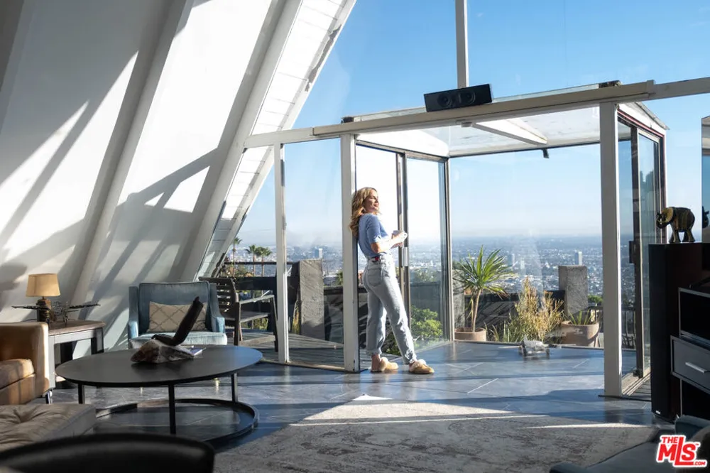 2144 Sunset Plaza Drive Los Angeles, CA 90069