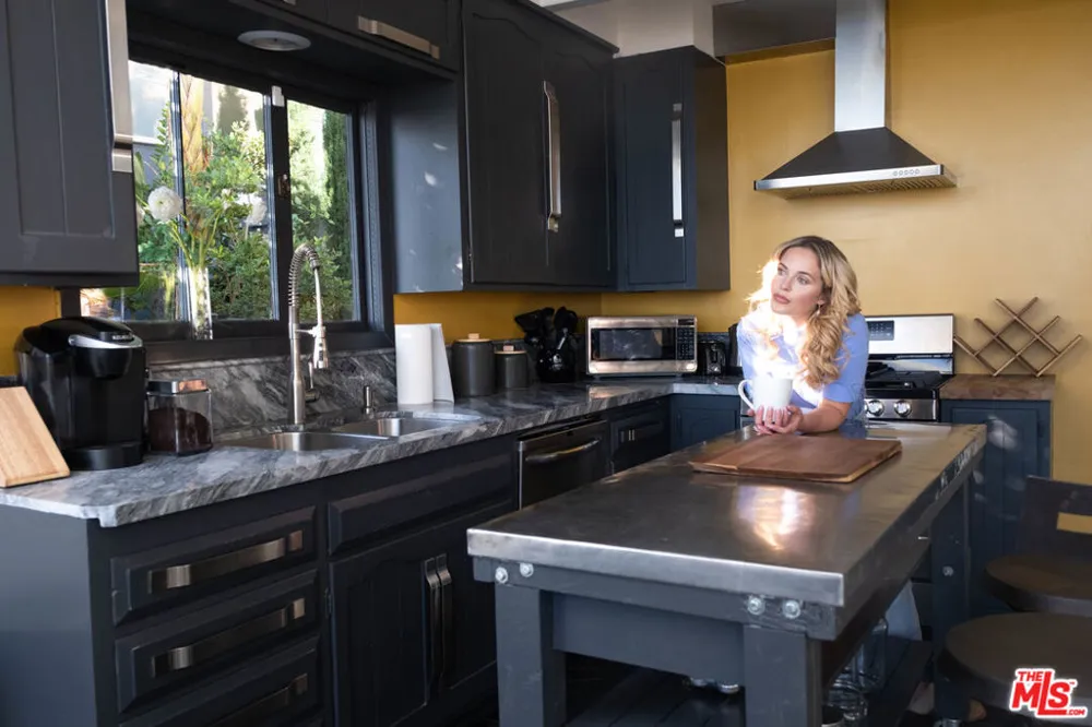 2144 Sunset Plaza Drive Los Angeles, CA 90069
