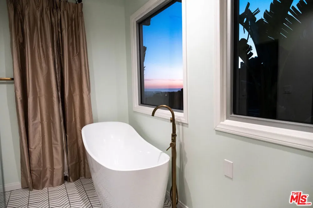 2144 Sunset Plaza Drive Los Angeles, CA 90069