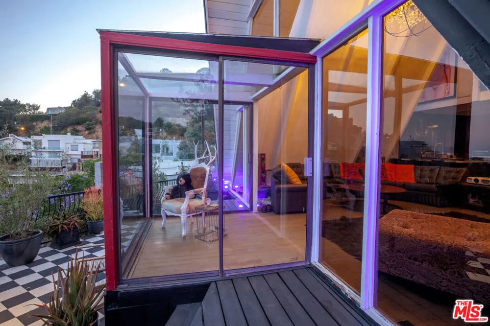 2144 Sunset Plaza Drive Los Angeles, CA 90069