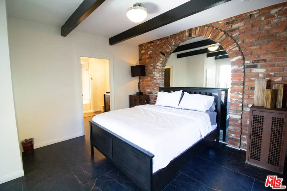 2144 Sunset Plaza Drive Los Angeles, CA 90069