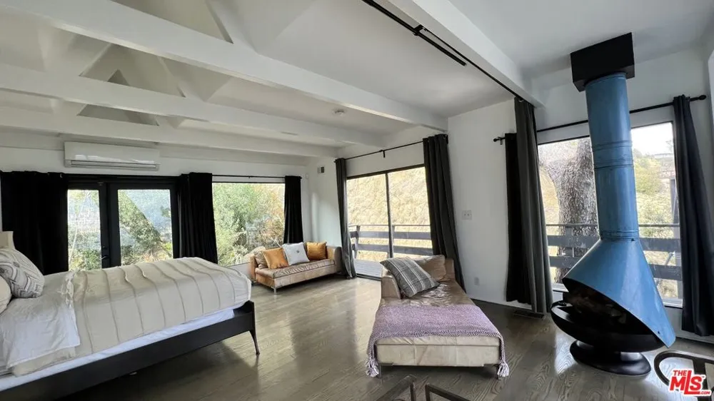 2144 Sunset Plaza Drive Los Angeles, CA 90069