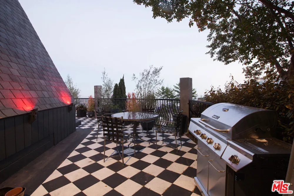 2144 Sunset Plaza Drive Los Angeles, CA 90069