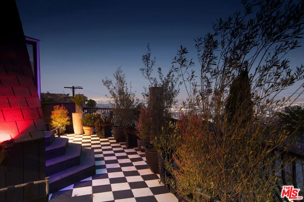 2144 Sunset Plaza Drive Los Angeles, CA 90069