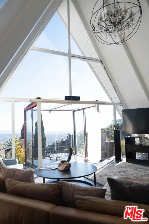 2144 Sunset Plaza Drive Los Angeles, CA 90069