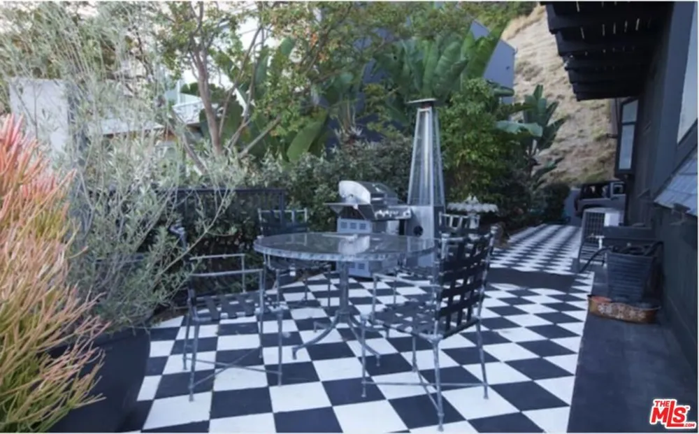 2144 Sunset Plaza Drive Los Angeles, CA 90069