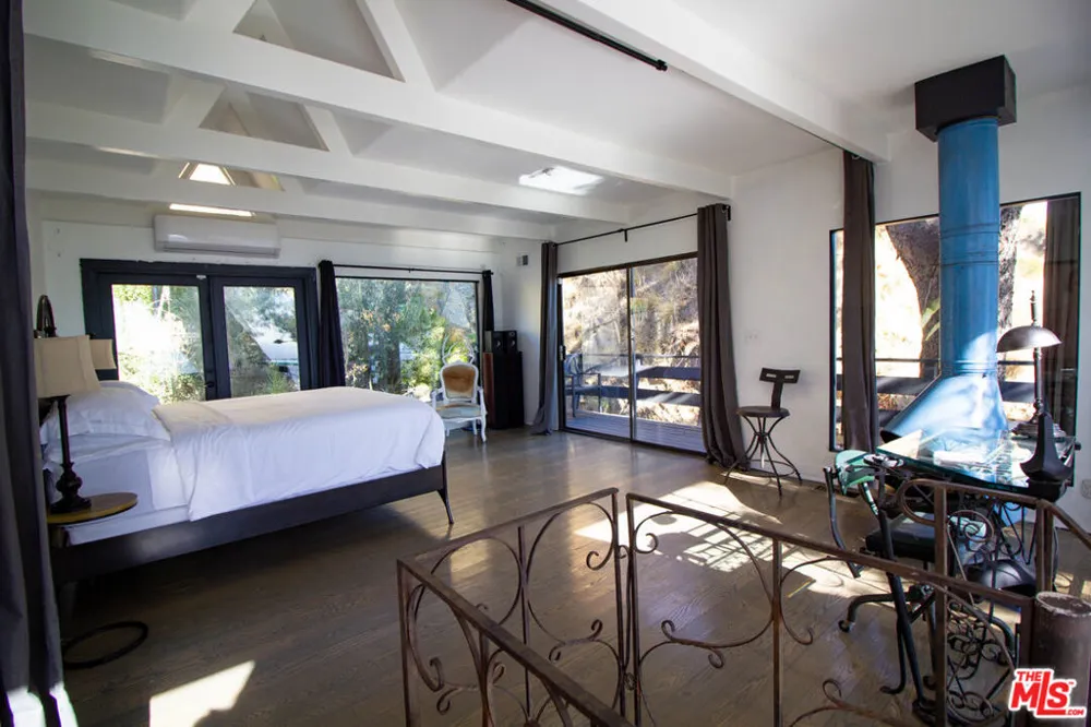 2144 Sunset Plaza Drive Los Angeles, CA 90069
