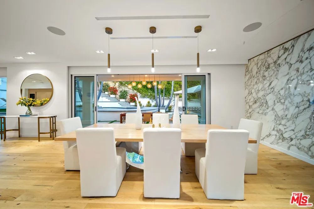 1330 Londonderry Place Los Angeles, CA 90069