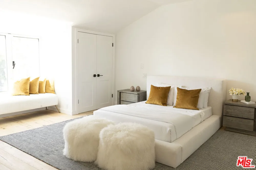 1330 Londonderry Place Los Angeles, CA 90069