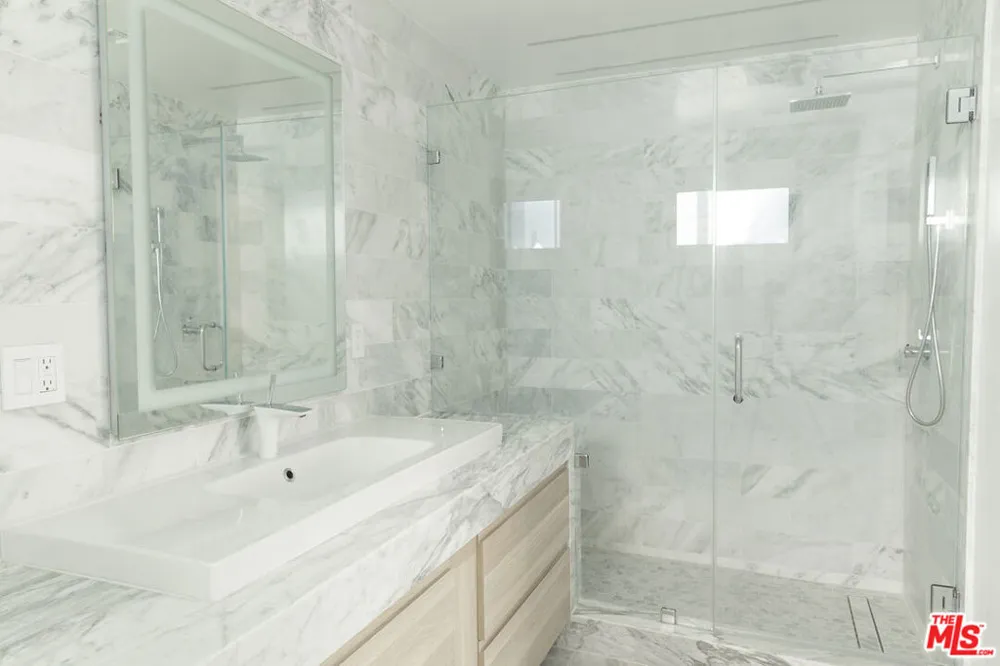 1330 Londonderry Place Los Angeles, CA 90069