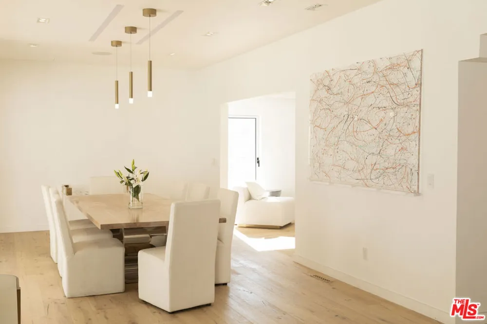 1330 Londonderry Place Los Angeles, CA 90069