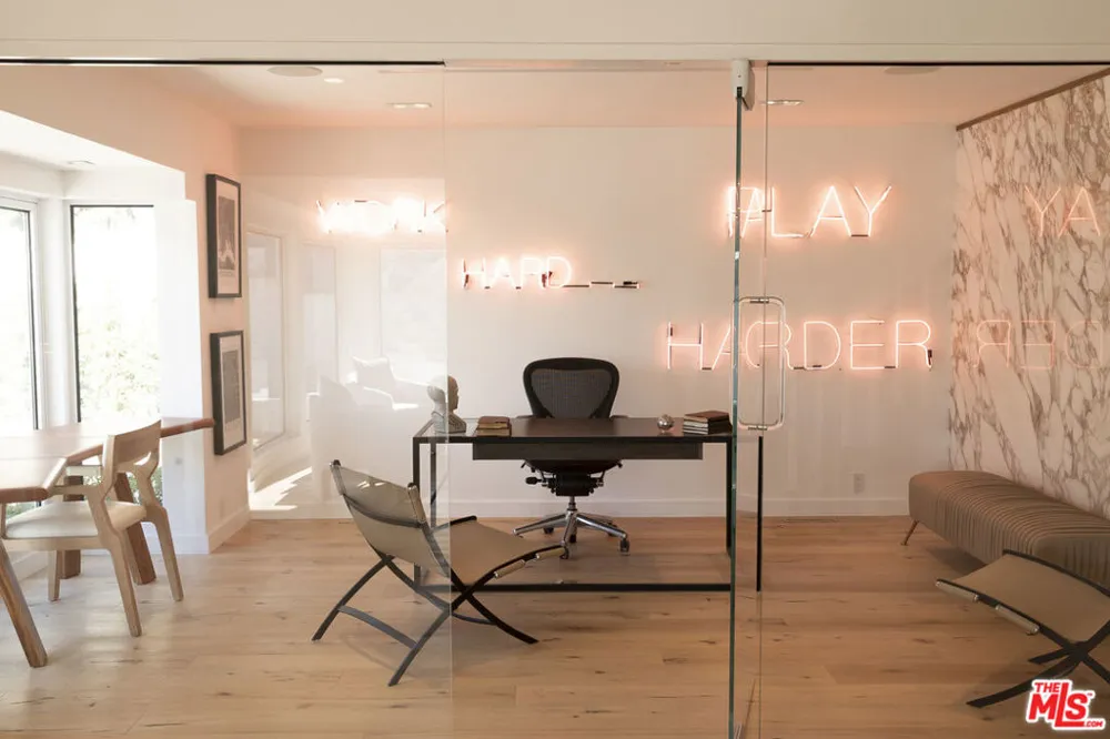 1330 Londonderry Place Los Angeles, CA 90069