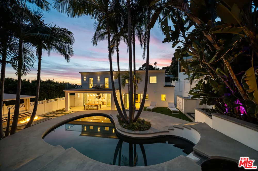 1330 Londonderry Place Los Angeles, CA 90069