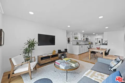 2714 Auburn Street #103