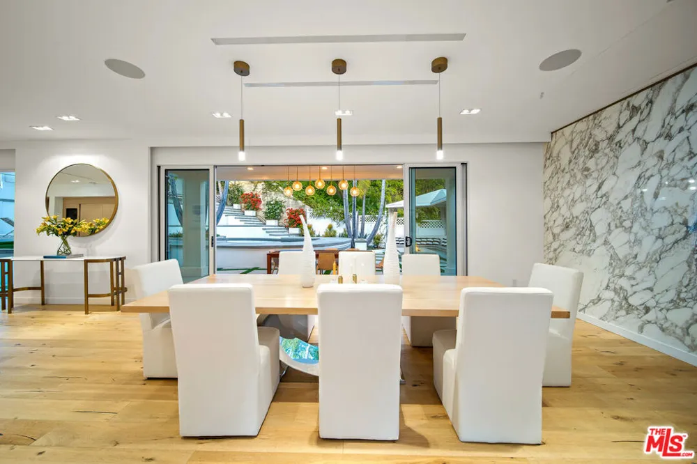 1330 Londonderry Place Los Angeles, CA 90069
