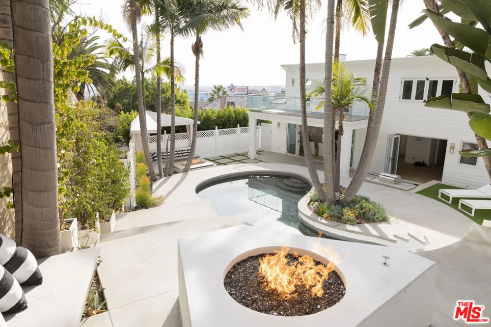 1330 Londonderry Place Los Angeles, CA 90069