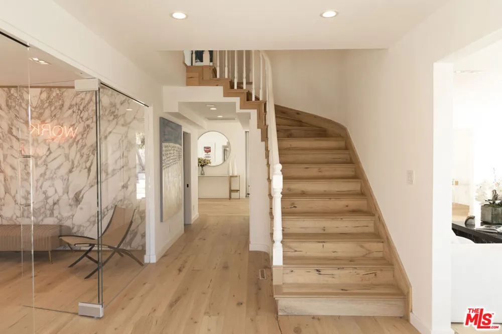 1330 Londonderry Place Los Angeles, CA 90069