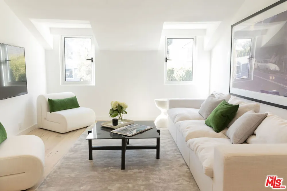 1330 Londonderry Place Los Angeles, CA 90069