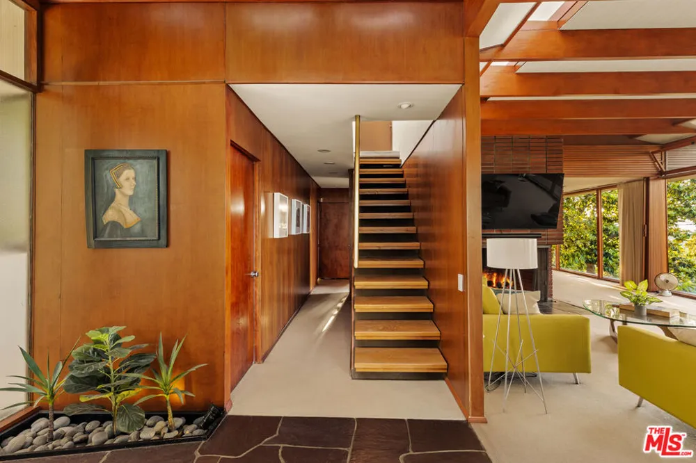 3499 Beverly Glen Boulevard Sherman Oaks, CA 91423