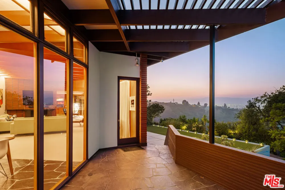 3499 Beverly Glen Boulevard Sherman Oaks, CA 91423