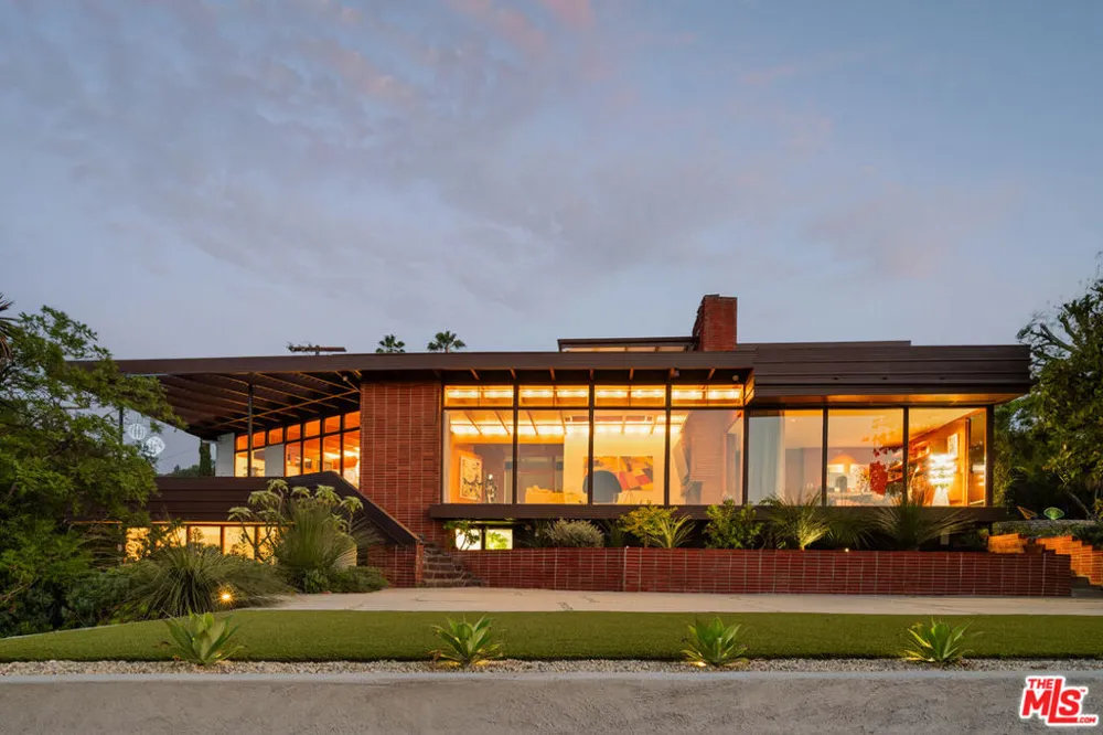 3499 Beverly Glen Boulevard Sherman Oaks, CA 91423