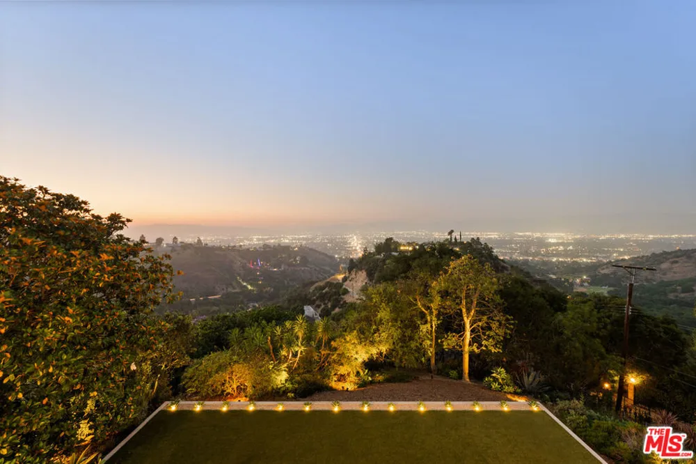 3499 Beverly Glen Boulevard Sherman Oaks, CA 91423