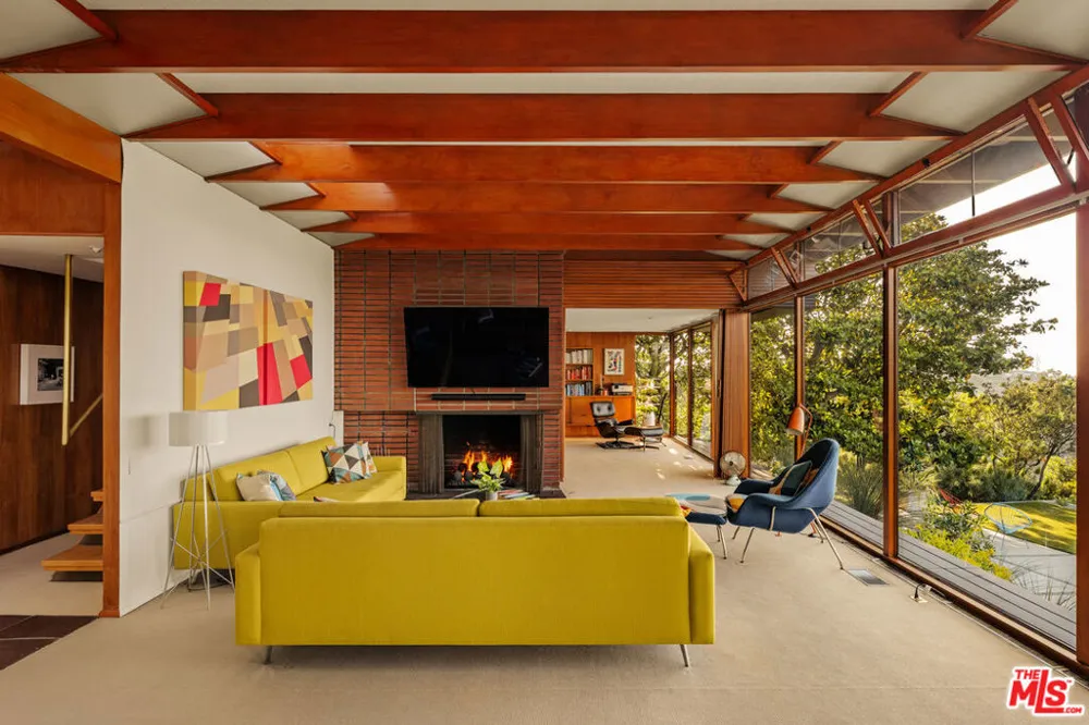 3499 Beverly Glen Boulevard Sherman Oaks, CA 91423
