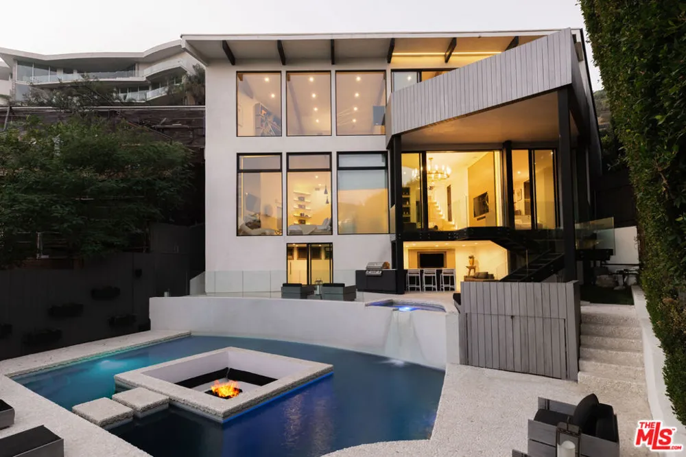8842 Evanview Drive Los Angeles, CA 90069