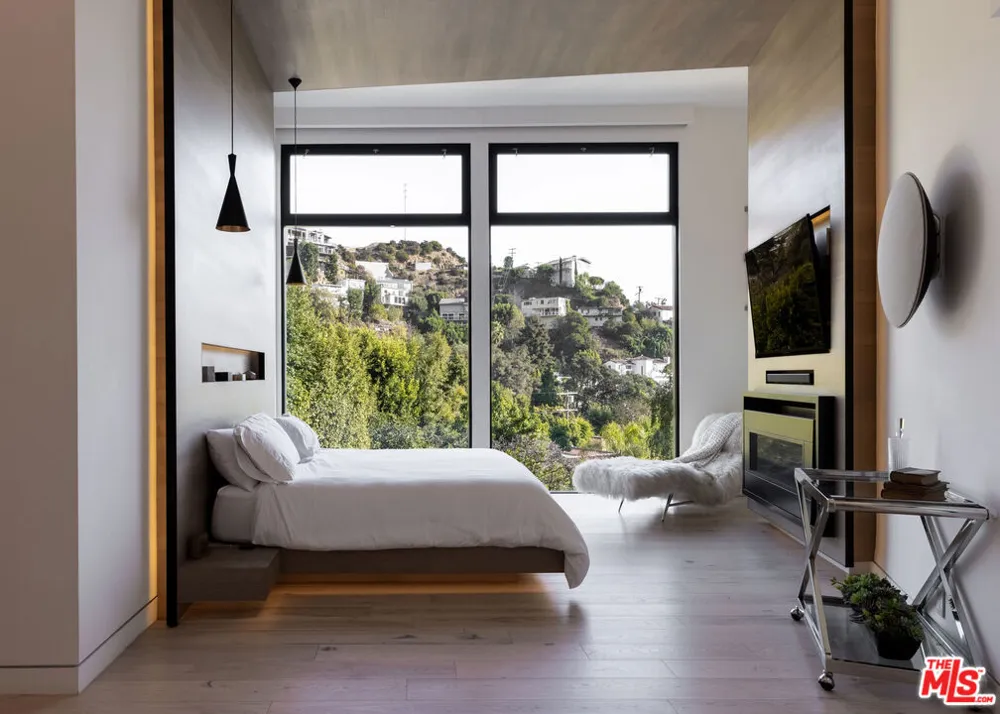 8842 Evanview Drive Los Angeles, CA 90069