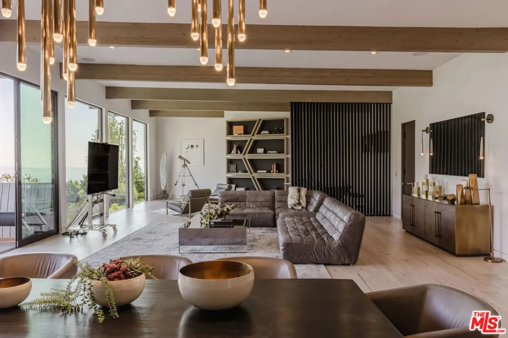 8842 Evanview Drive Los Angeles, CA 90069