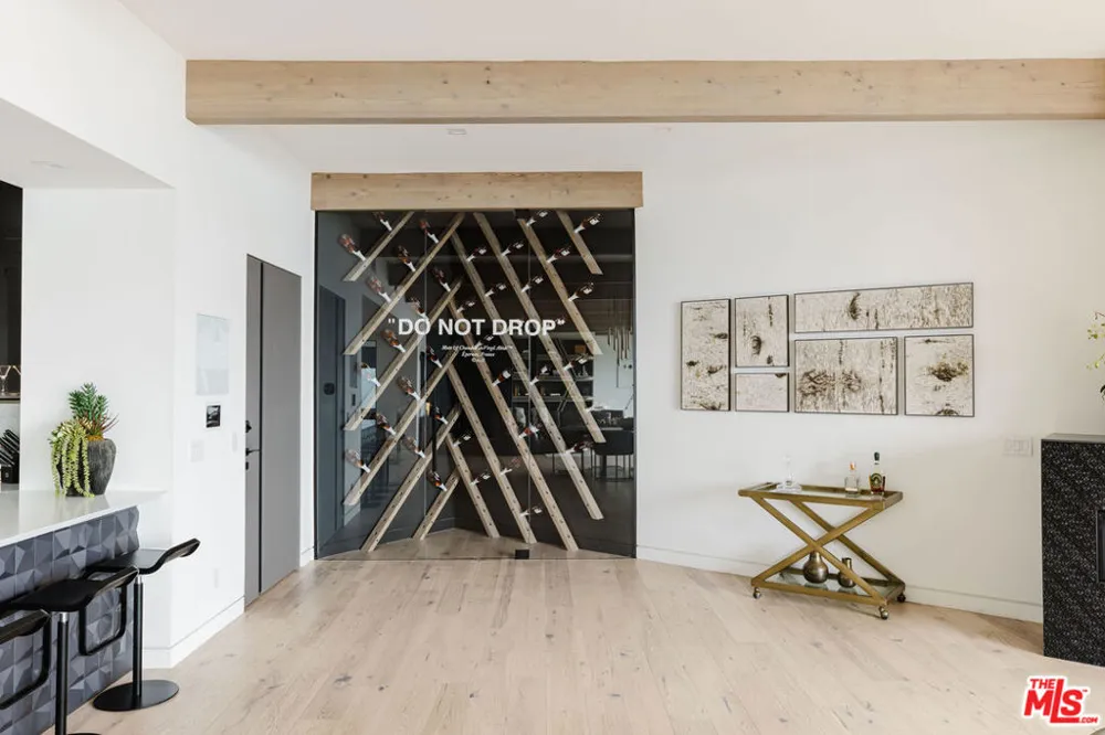 8842 Evanview Drive Los Angeles, CA 90069