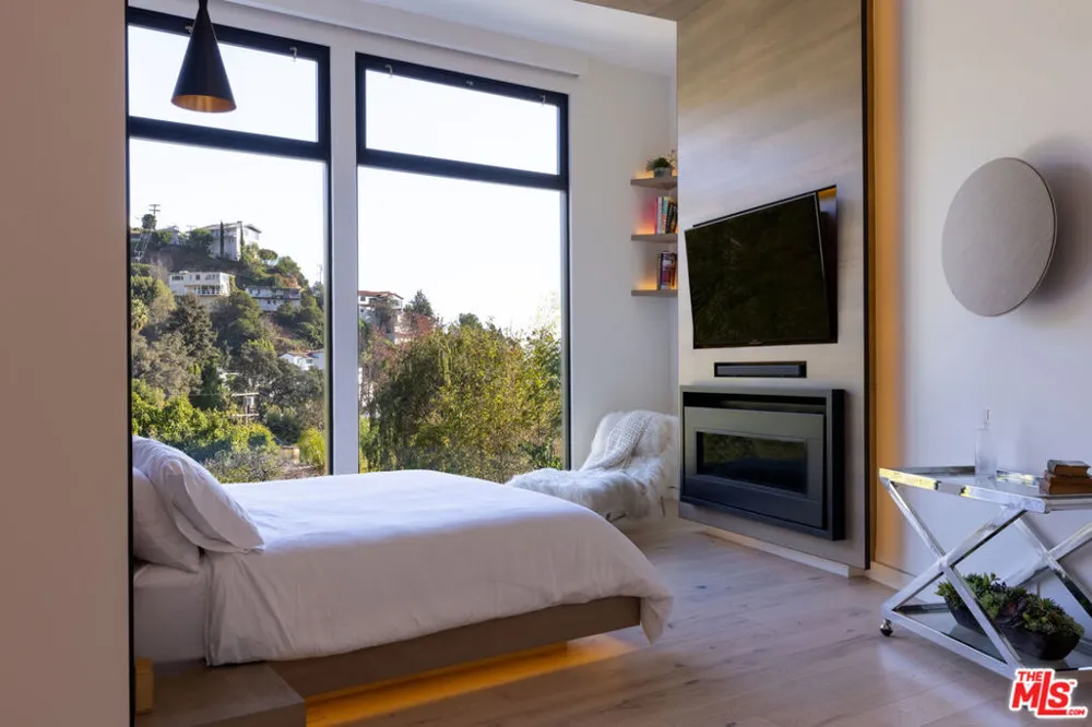 8842 Evanview Drive Los Angeles, CA 90069